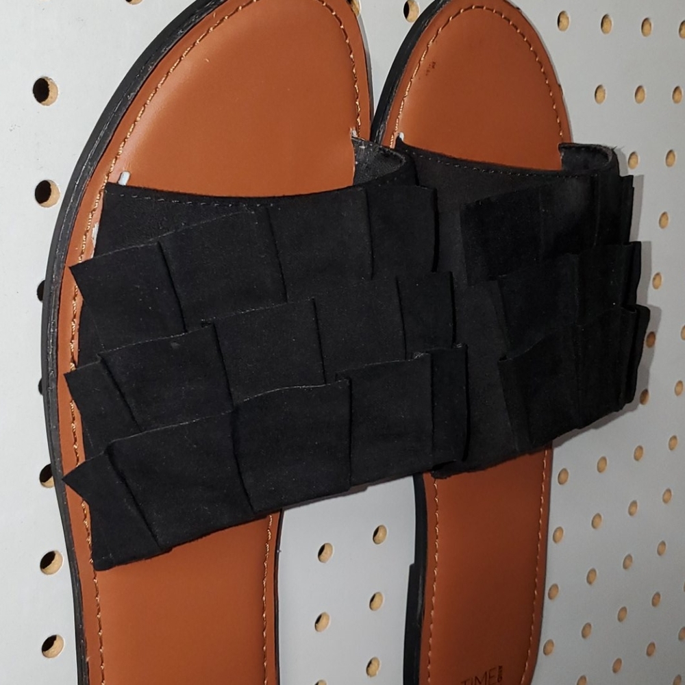 Sandals - Picture 3 of 4